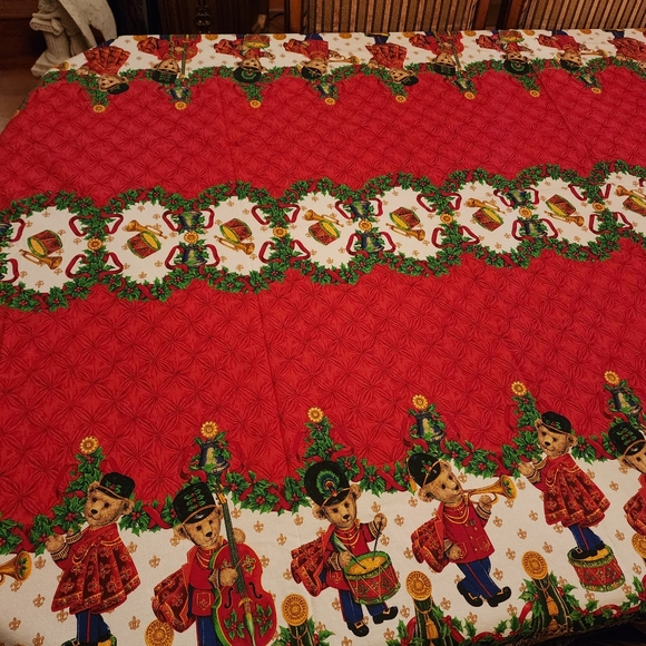 Wilton Court Christmas Holiday Tablecloth Marching Band Instrument Bears Soldier - Picture 5 of 11